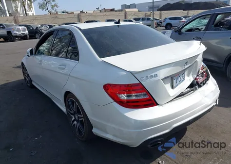 2013 Mercedes-Benz C 250 Sport из США, поврежденный, VIN WDDGF4HB6DR286163